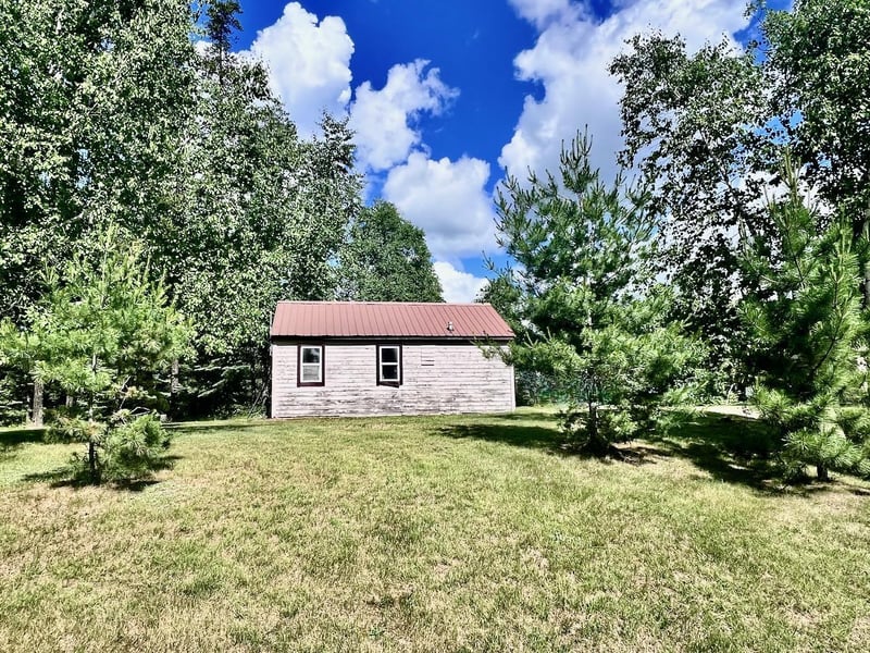 8931 Palm Rd, Britt, MN 55710
