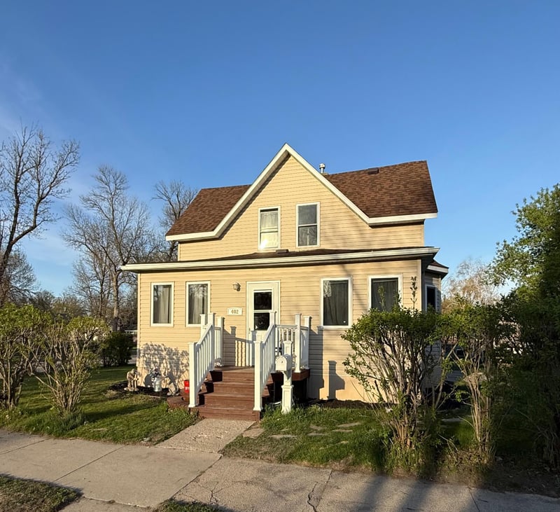 402 Saint Paul Ave S, Thief River Falls, MN 56701
