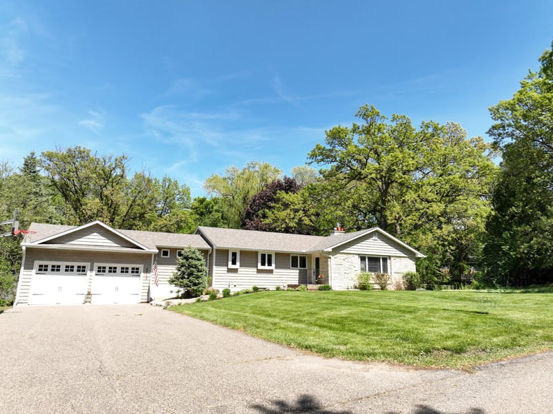 4713 Fairhills Rd W, Minnetonka, MN 55345
