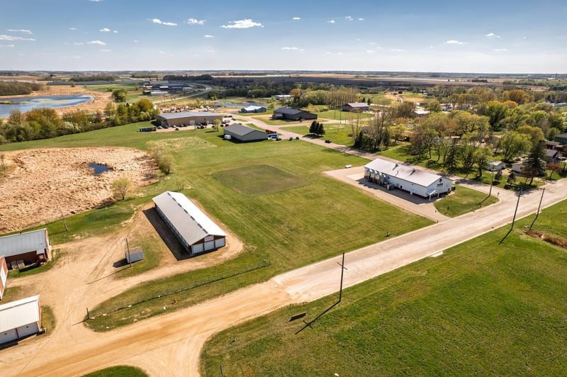 304 E Pike St, Osakis, MN 56360