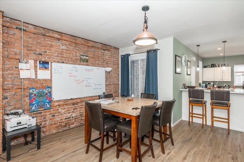 830 E 2nd St, Duluth, MN 55805
