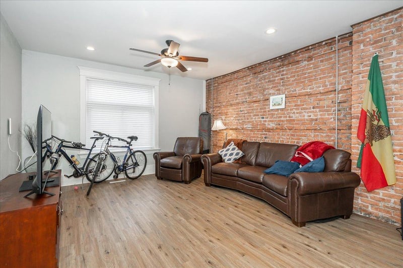 830 E 2nd St, Duluth, MN 55805