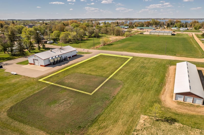 302 E Pike St, Osakis, MN 56360