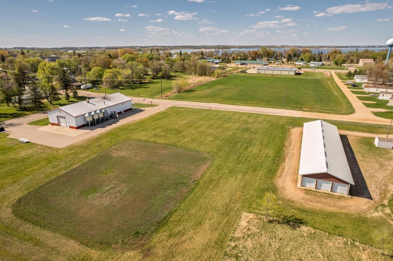 302 E Pike St, Osakis, MN 56360