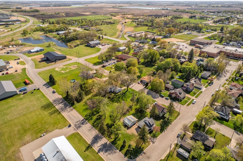 507 E 2nd Ave, Osakis, MN 56360