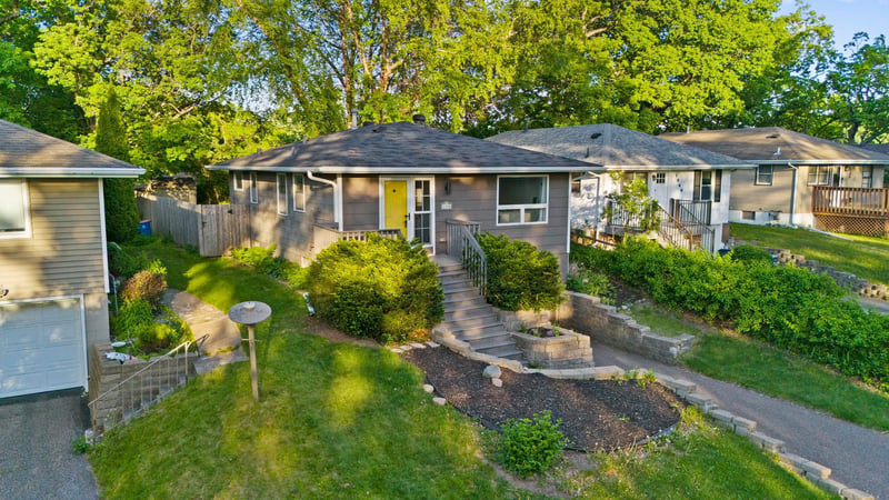 1350 Boone Ave N, Golden Valley, MN 55427