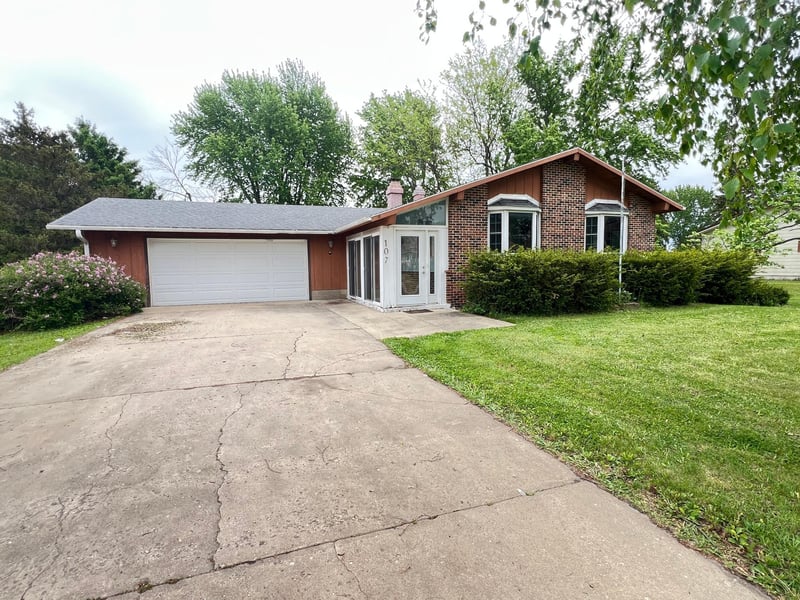 107 Robert St, Ostrander, MN 55961