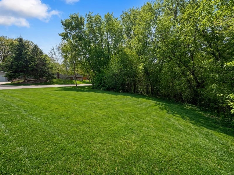 202 W Everett Ave, Fergus Falls, MN 56537