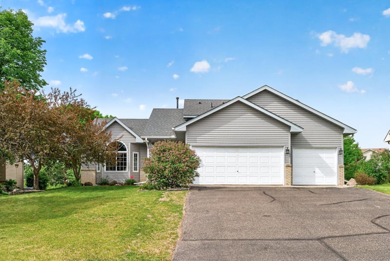 10035 Fallgold Pw N, Brooklyn Park, MN 55443