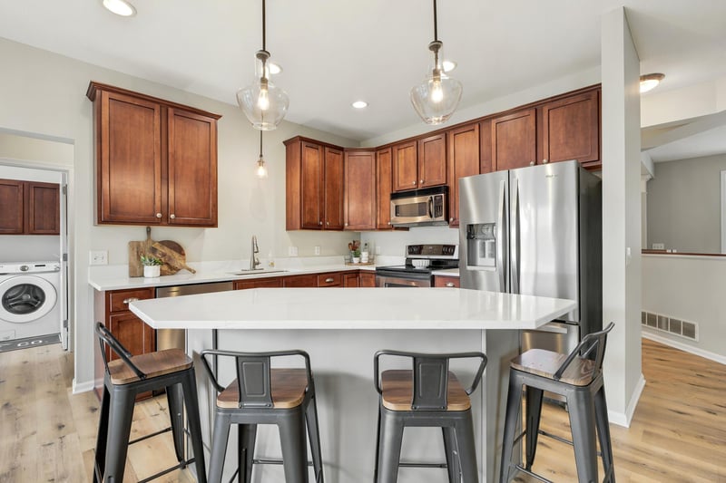 11253 68th St NE, Albertville, MN 55301