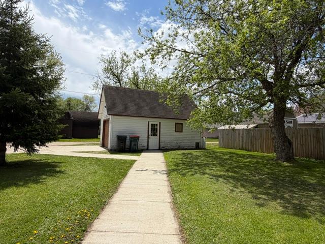 105 Ann Ave W, Clarissa, MN 56440