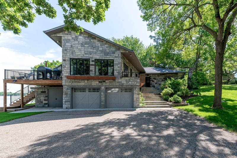 6213 Shamrock Dr, Madison Lake, MN 56063