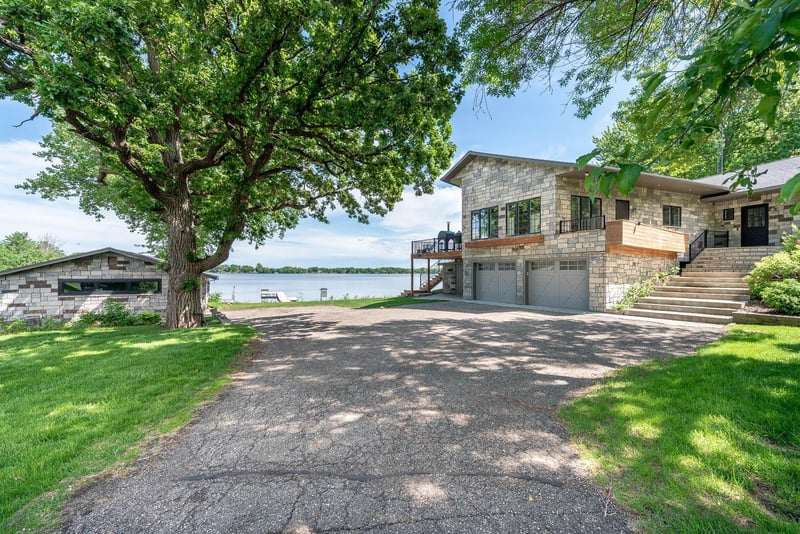 6213 Shamrock Dr, Madison Lake, MN 56063