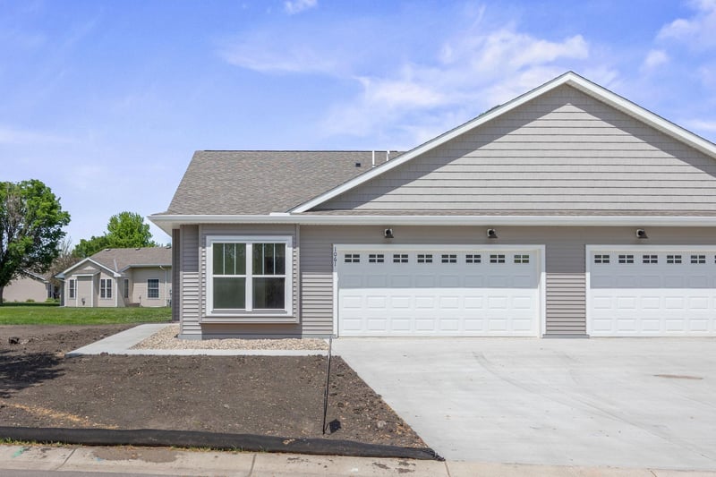 1021 Golf Course Rd NW, Hutchinson, MN 55350