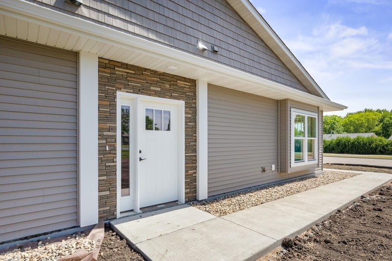 1021 Golf Course Rd NW, Hutchinson, MN 55350