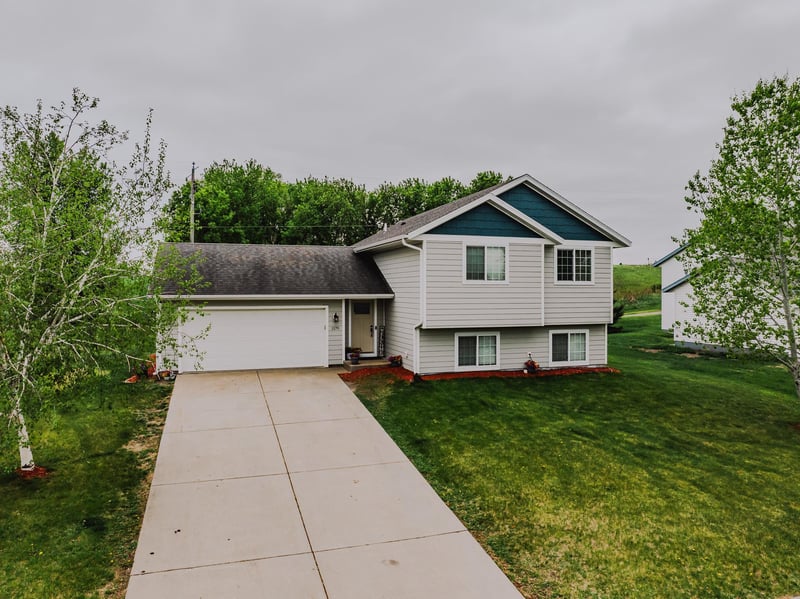 1170 Coakley St, Paynesville, MN 56362