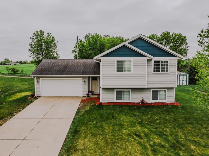 1170 Coakley St, Paynesville, MN 56362