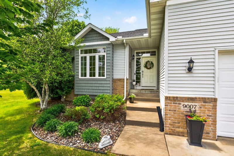 9007 Cheyanne Cir, Waverly, MN 55390