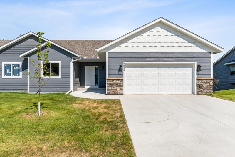 2040 13th St NW, Faribault, MN 55021