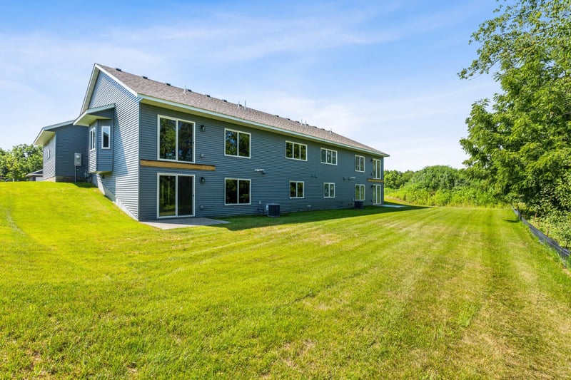 2040 13th St NW, Faribault, MN 55021