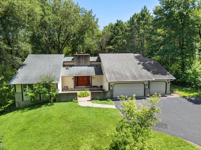 1070 Mcknight Rd S, Maplewood, MN 55119