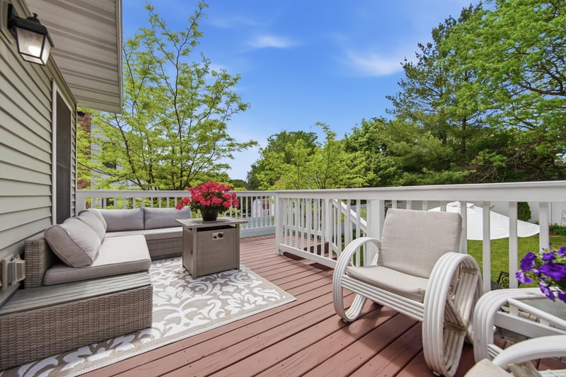 15100 Lac Lavon Dr, Burnsville, MN 55306