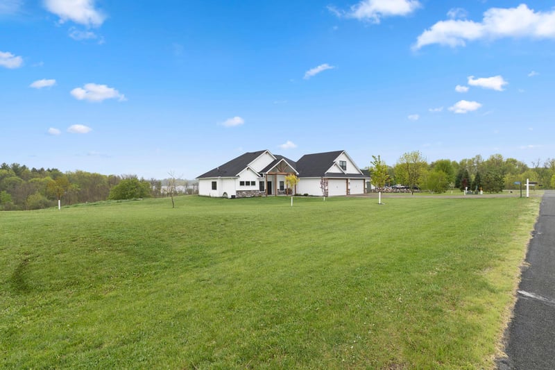 48063 Autumn Ct, Stanchfield, MN 55080
