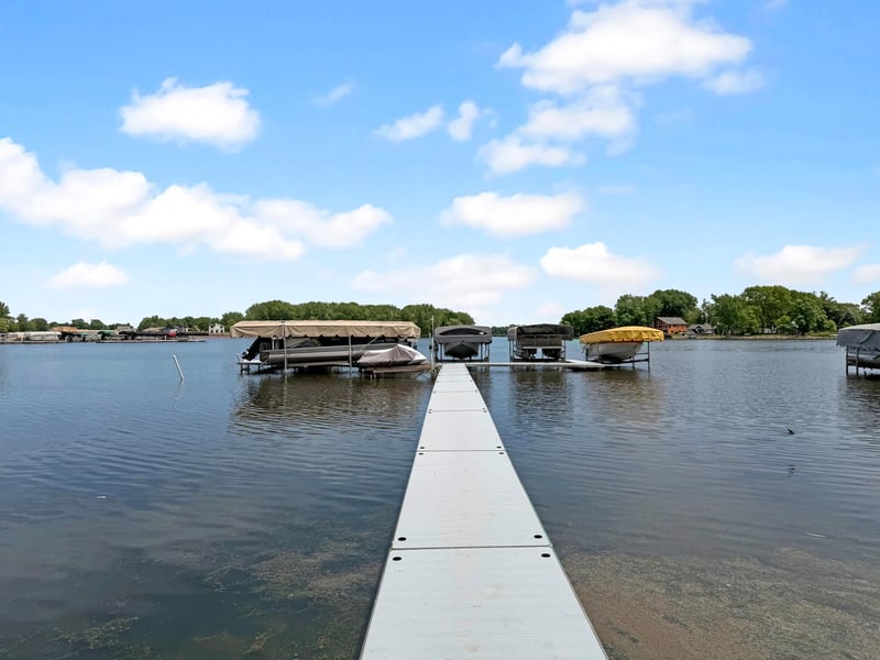 25 Lake Shetek Dr, Slayton, MN 56172