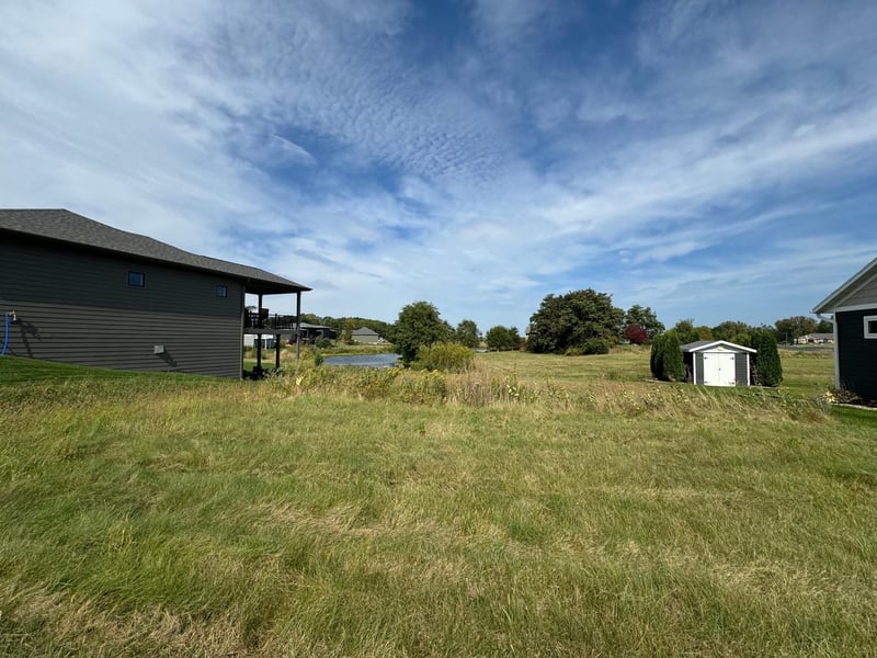 105 Emerald Lake Dr, Lake City, MN 55041
