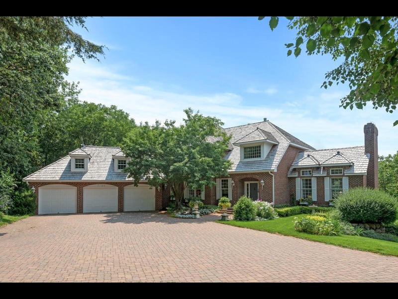 7180 Kenmare Dr, Bloomington, MN 55438