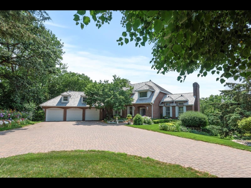 7180 Kenmare Dr, Bloomington, MN 55438