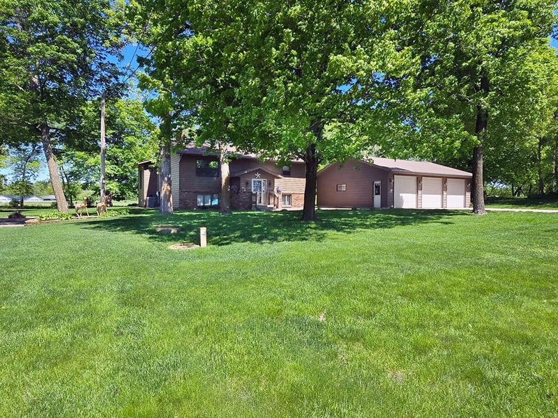 32878 Spunk Tree Cir, Avon, MN 56310