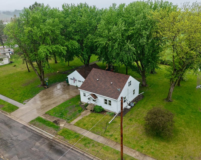 500 1st St S, Butterfield, MN 56120