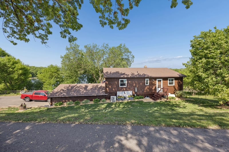 19483 County Road 43, Richmond, MN 56368