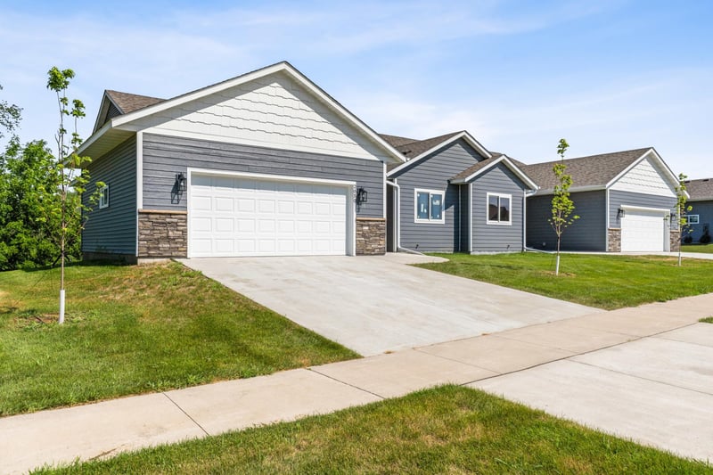 2050 13th St NW, Faribault, MN 55021