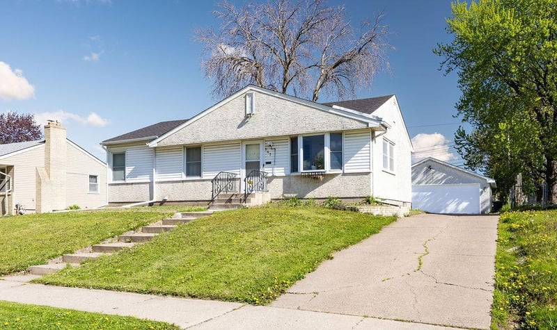 541 Hoyt Ave E, Saint Paul, MN 55130