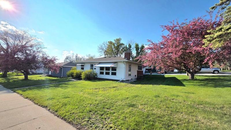 420 James St, Detroit Lakes, MN 56501