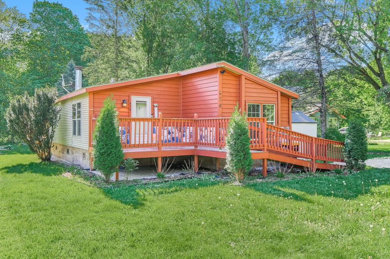426 Railroad Ave, Ellsworth, WI 54011
