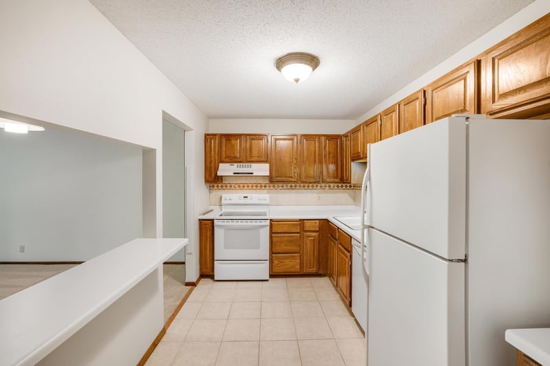 10441 Greenbrier Rd #311, Minnetonka, MN 55305