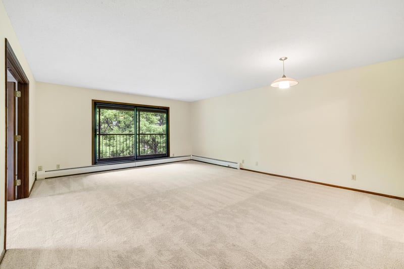 10441 Greenbrier Rd #311, Minnetonka, MN 55305