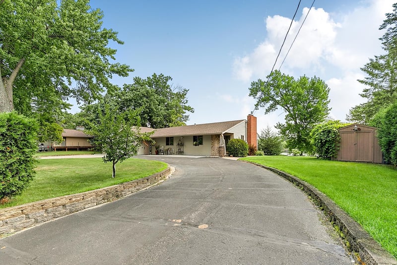 904 Riverside Ave N, Sartell, MN 56377