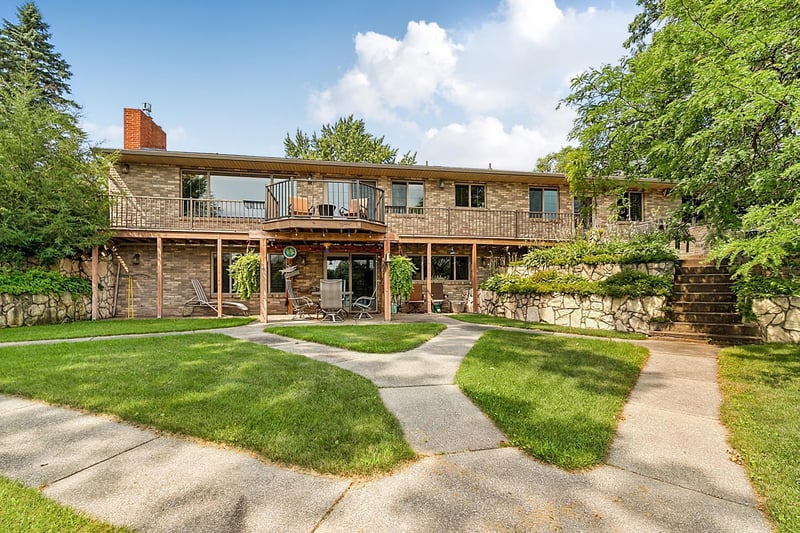 904 Riverside Ave N, Sartell, MN 56377