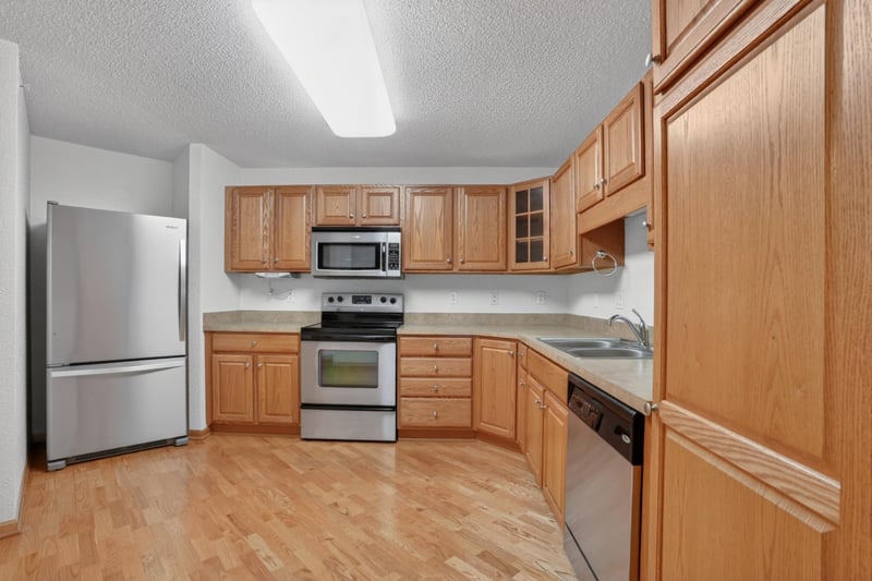 935 Ferndale St N #317, Maplewood, MN 55119