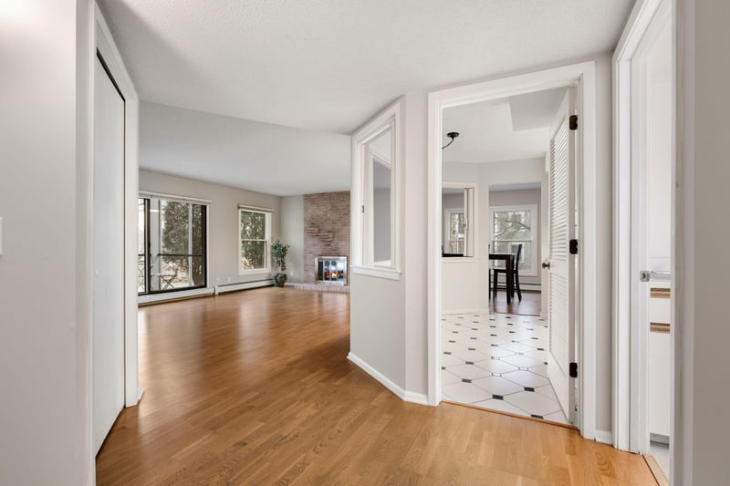 3030 Saint Albans Mill Rd #115, Minnetonka, MN 55305