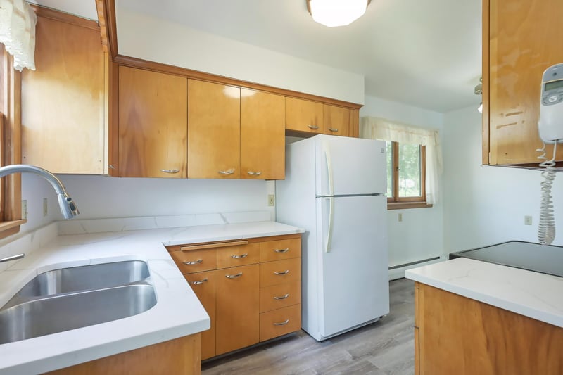 3893 Victoria St N, Shoreview, MN 55126
