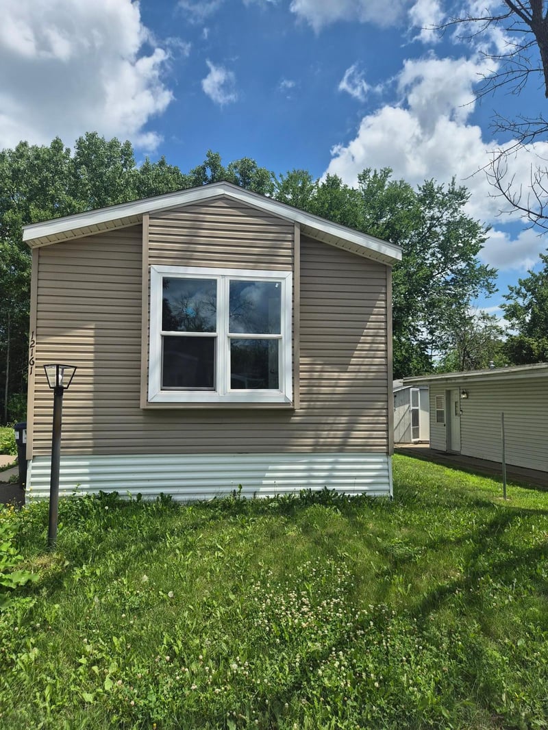 12161 Geneva Way, Apple Valley, MN 55124