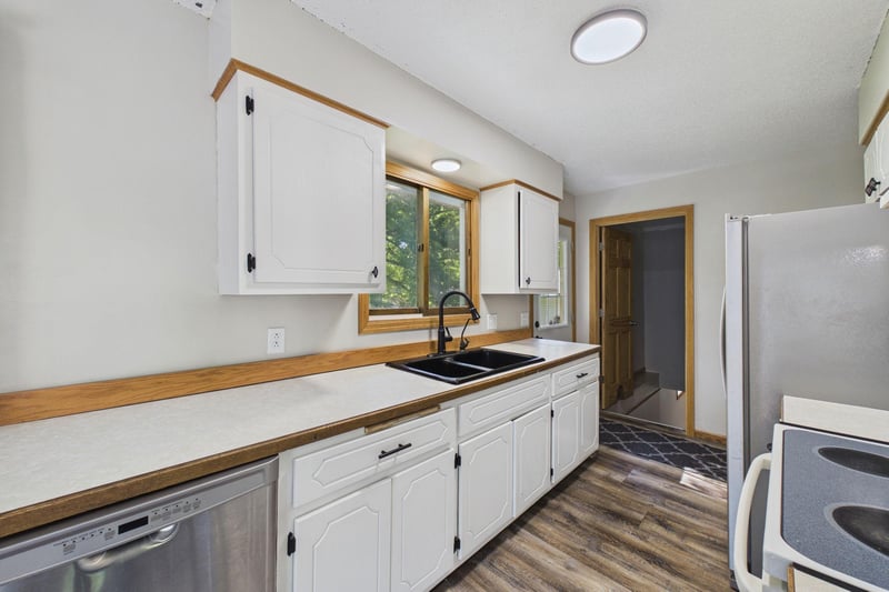 26215 6th St W, Zimmerman, MN 55398