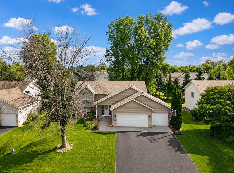 2891 Meadow Brook Dr, Woodbury, MN 55125