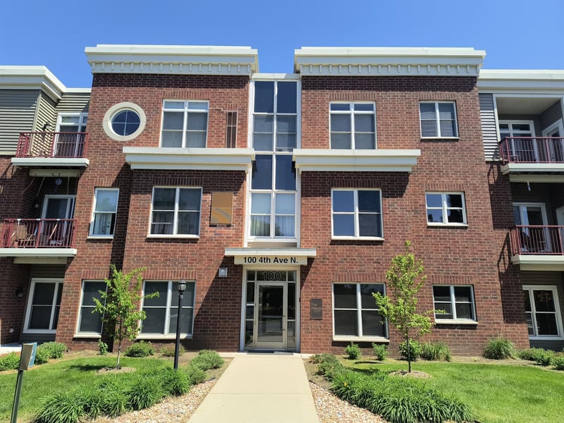 100 4th Ave N #107, South Saint Paul, MN 55075