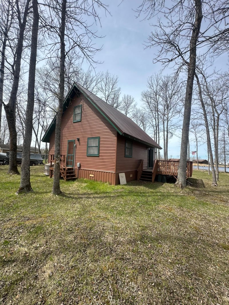 17413 E Pine Dr NW, Angle Inlet, MN 56711